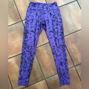 Abstract purple leggings, never worn